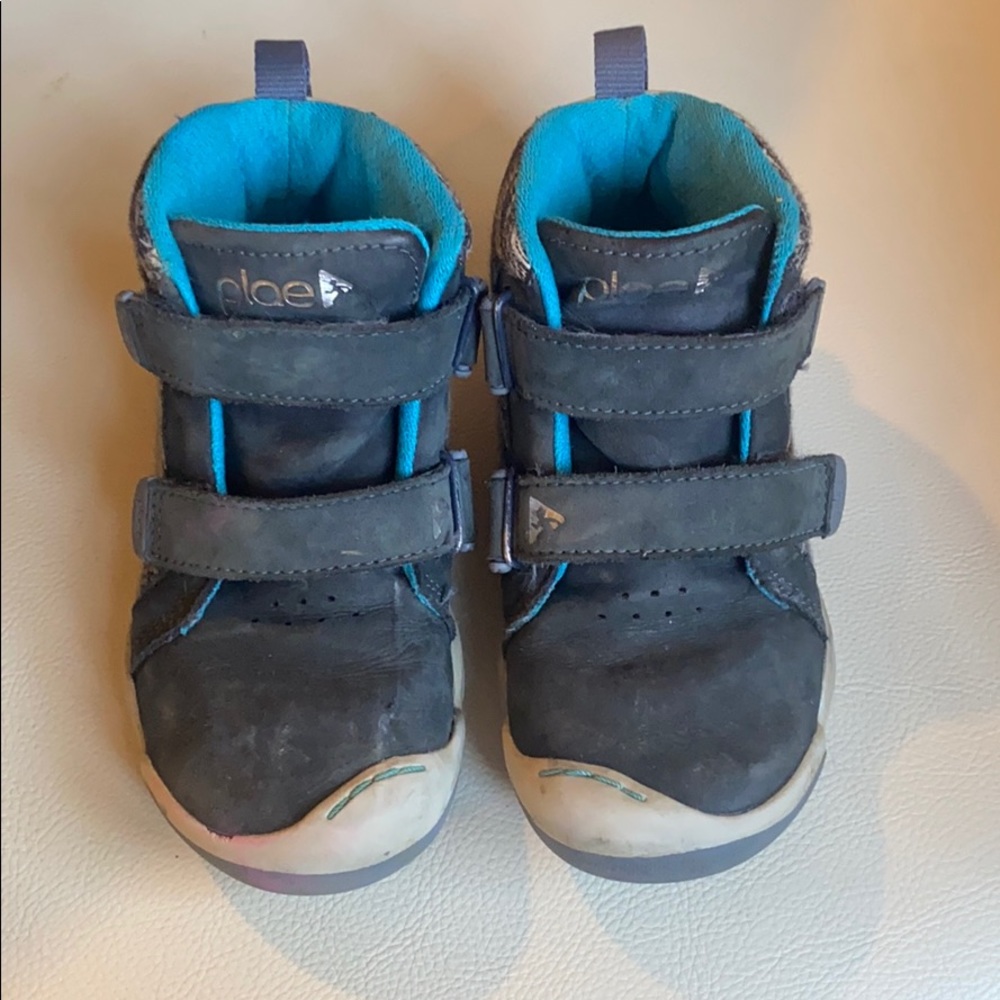 Boys Plae high top sneakers size US Youth 11